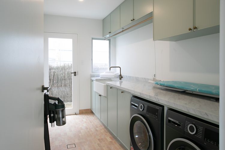 Seabreeze, Freshwater ISYD