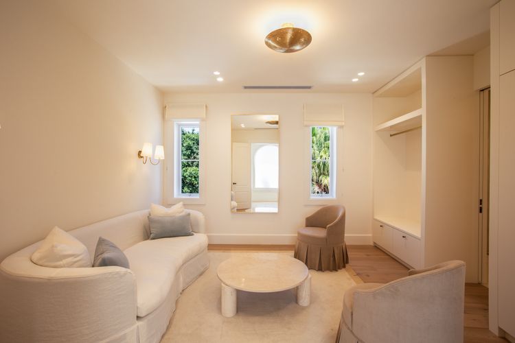 The Esplanade Escape, Balmoral LH LUXE