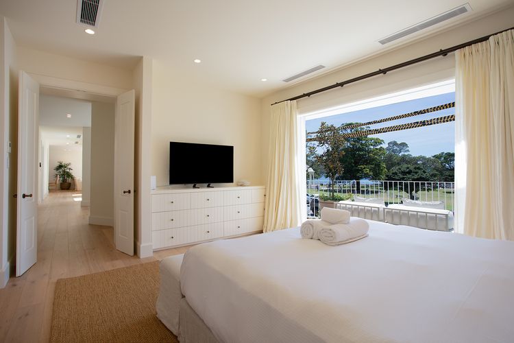 The Esplanade Escape, Balmoral LH LUXE