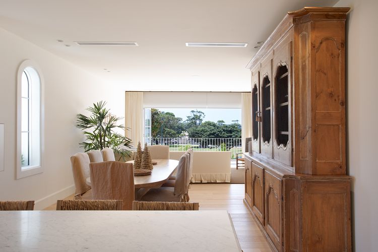 The Esplanade Escape, Balmoral LH LUXE