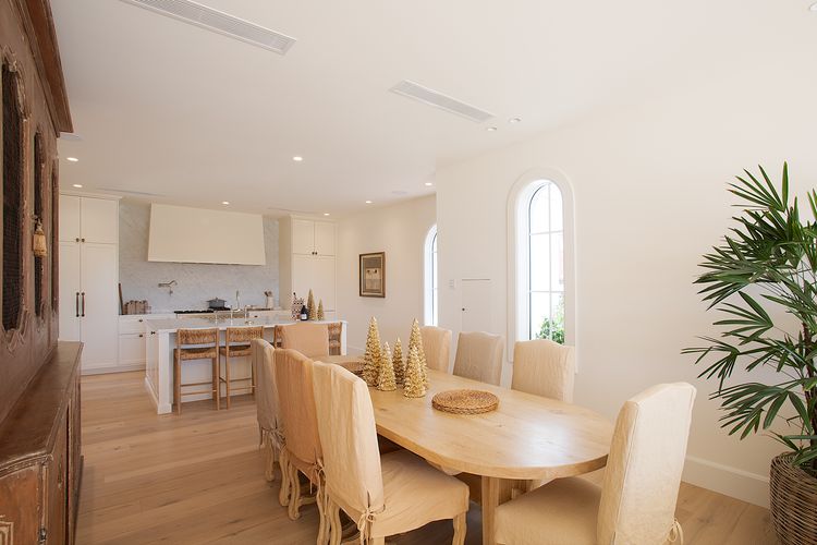 The Esplanade Escape, Balmoral LH LUXE