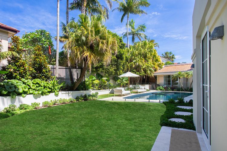 The Esplanade Escape, Balmoral LH LUXE