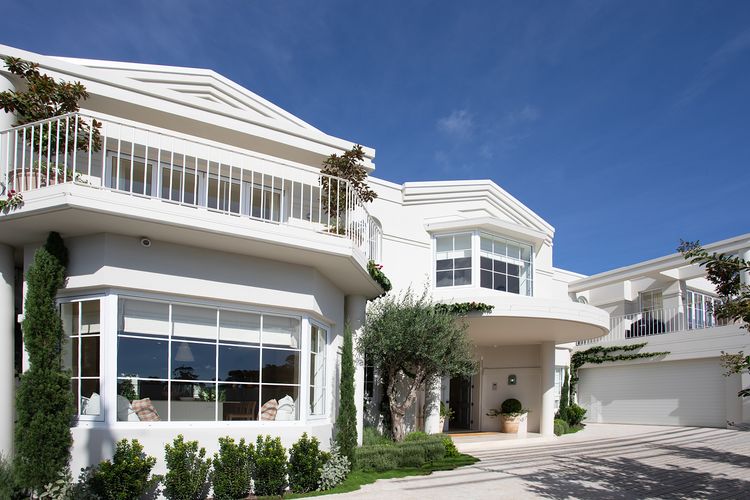 The Esplanade Escape, Balmoral LH LUXE