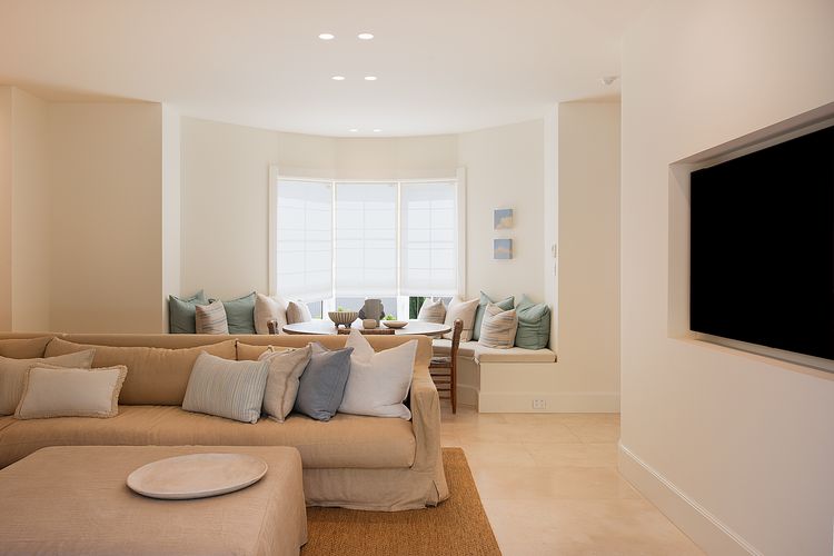 The Esplanade Escape, Balmoral LH LUXE