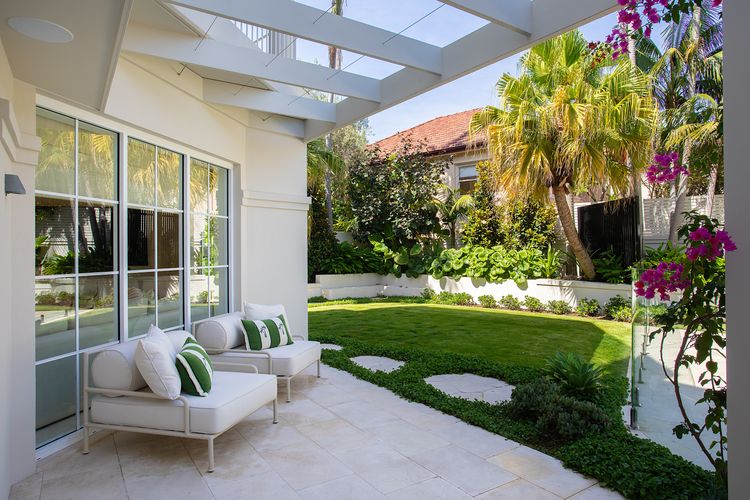 The Esplanade Escape, Balmoral LH LUXE