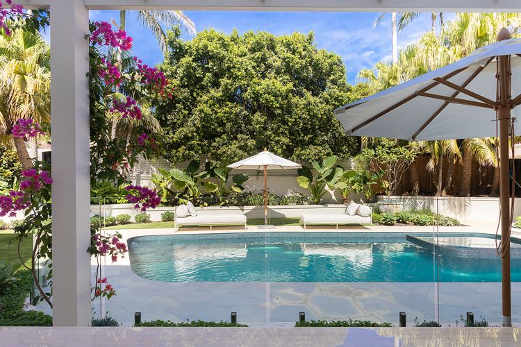 The Esplanade Escape, Balmoral LH LUXE