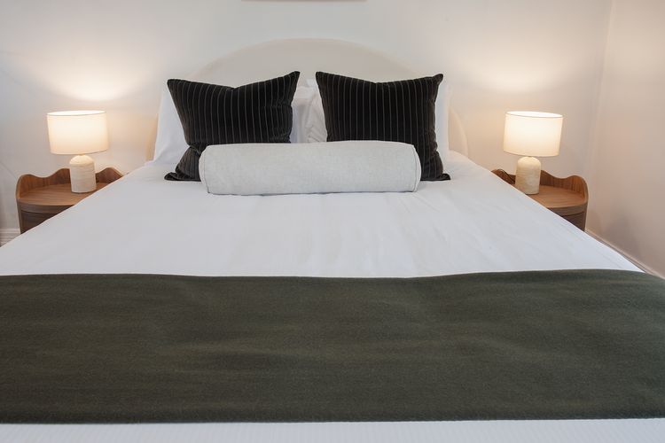 The Winchester, Edgecliff ISYD