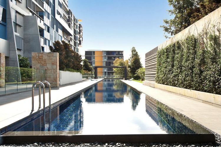 Alexandra Breeze, Camperdown I90