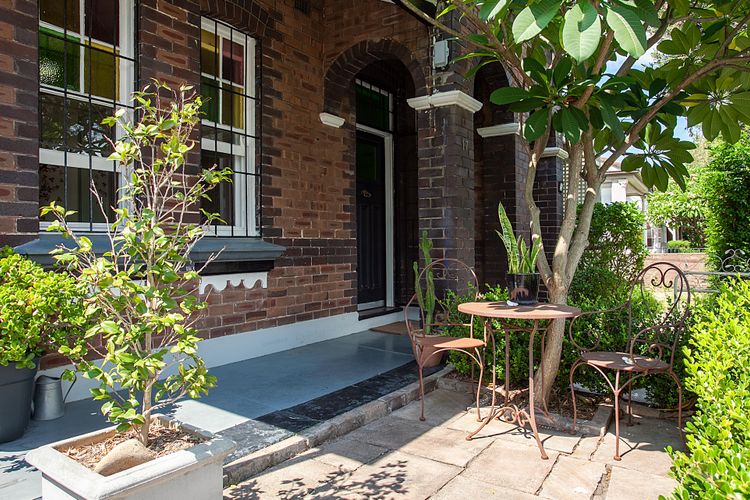 Garden Oasis Sydenham ISYD