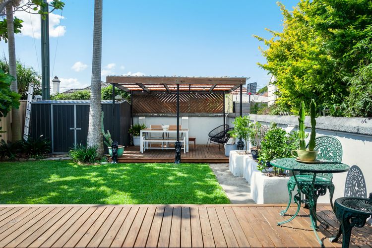 Garden Oasis Sydenham ISYD