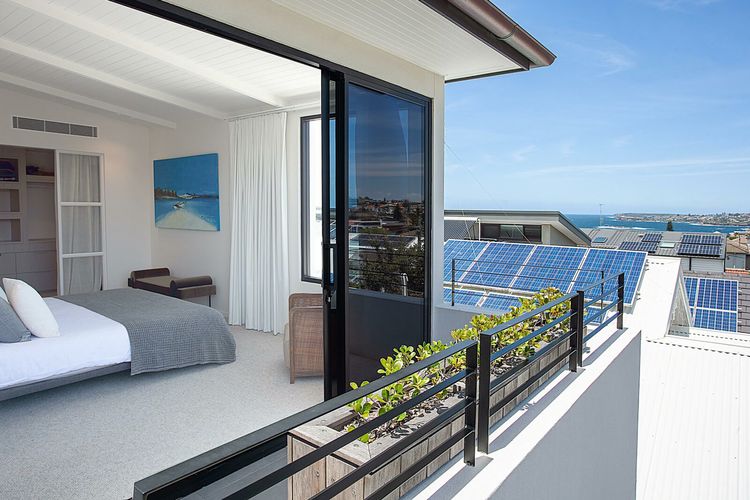 Clovelly Poolside IH