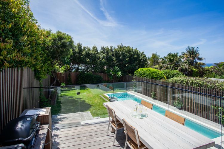 Clovelly Poolside IH