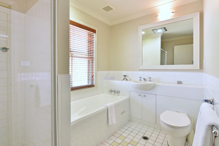 Villa 2br Pokolbin Villa located within Cypress Lakes Resort