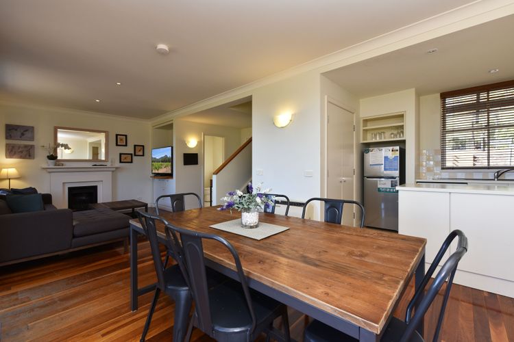 Villa 2br Pokolbin Villa located within Cypress Lakes Resort