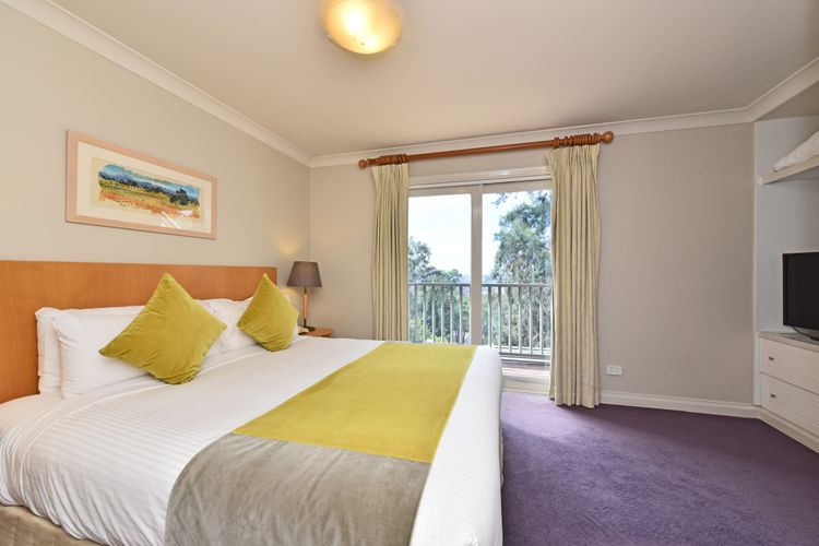 Villa 2br Pokolbin Villa located within Cypress Lakes Resort