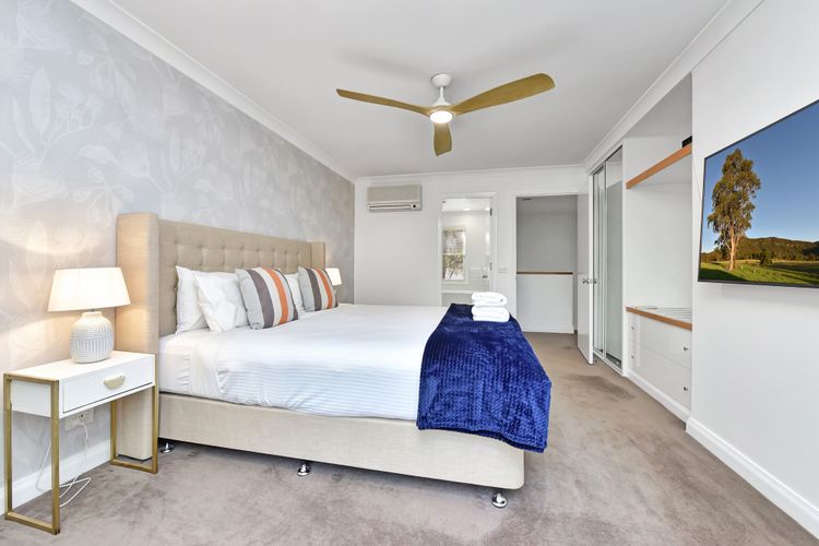 Villa 3br Bella Vista Villa located within Cypress Lakes Resort