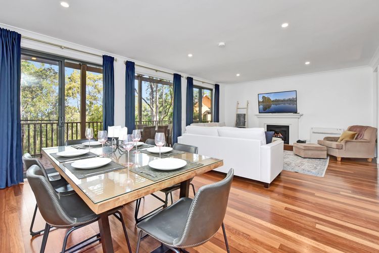 Villa 3br Bella Vista Villa located within Cypress Lakes Resort