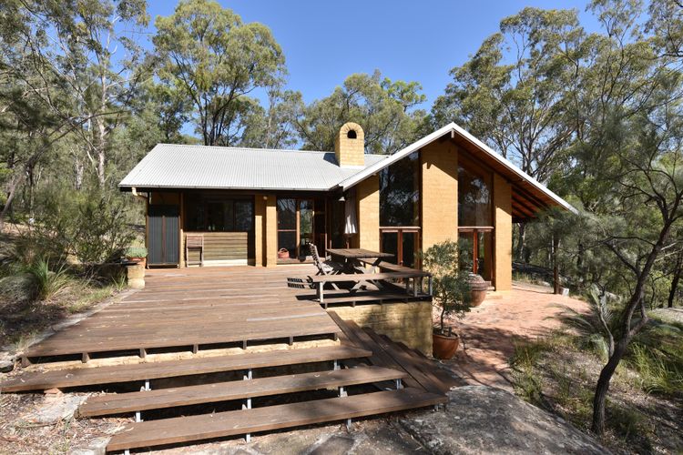 Quirky cabin in bushland