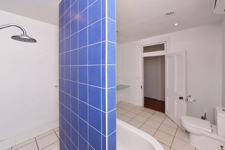 The Parson’s Vineyard Retreat – get amongst the vineyards in a historic home