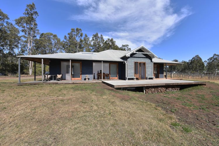 The Parson’s Vineyard Retreat – get amongst the vineyards in a historic home