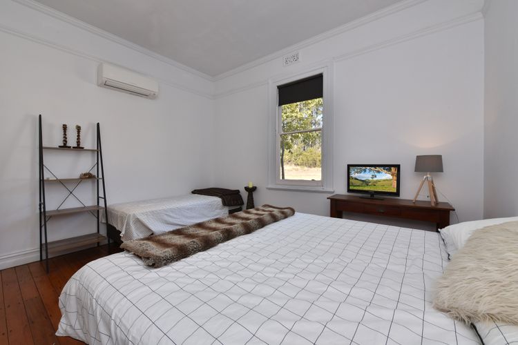 The Parson’s Vineyard Retreat – get amongst the vineyards in a historic home