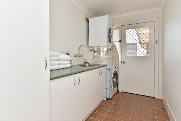 Noble Willow Homestead Lovedale. Super Spacious, with views and pool