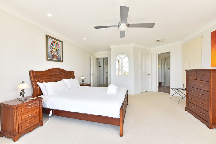 Noble Willow Homestead Lovedale. Super Spacious, with views and pool