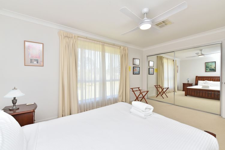 Noble Willow Estate Lovedale. Super Spacious, with views and pool