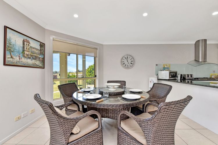 Noble Willow Estate Lovedale. Super Spacious, with views and pool