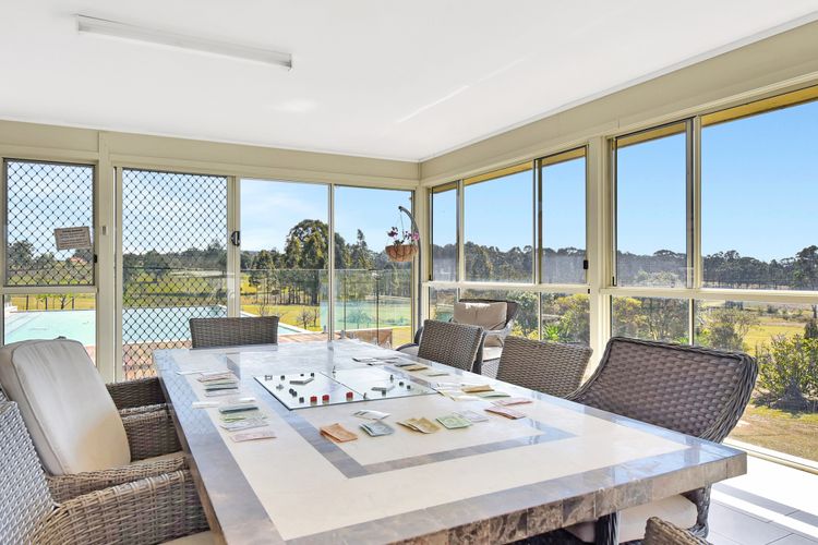 Noble Willow Estate Lovedale. Super Spacious, with views and pool