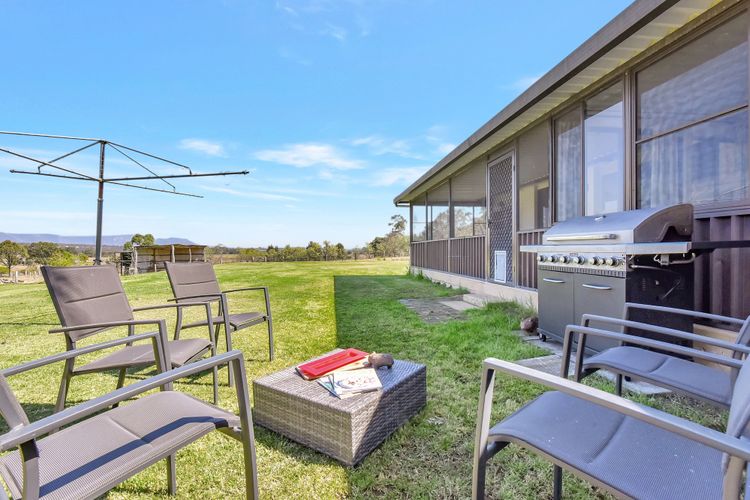 Clydesdale Cottage on Talga with real Clydesdale Horses