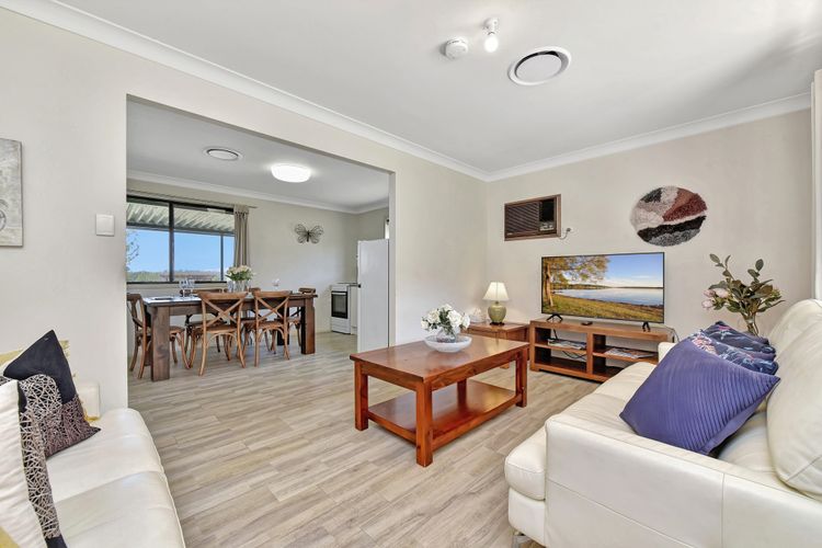 Clydesdale Cottage on Talga with real Clydesdale Horses