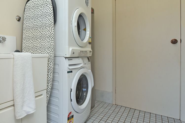 Clydesdale Cottage on Talga with real Clydesdale Horses