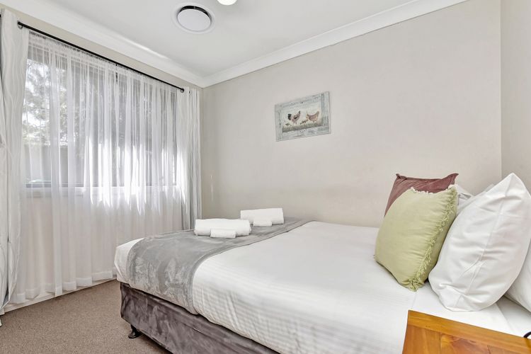 Clydesdale Cottage on Talga with real Clydesdale Horses