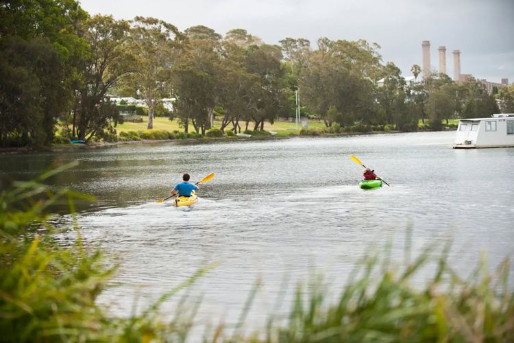 Wangi Lakehouse – renovated Lake Macquarie lakefront Location