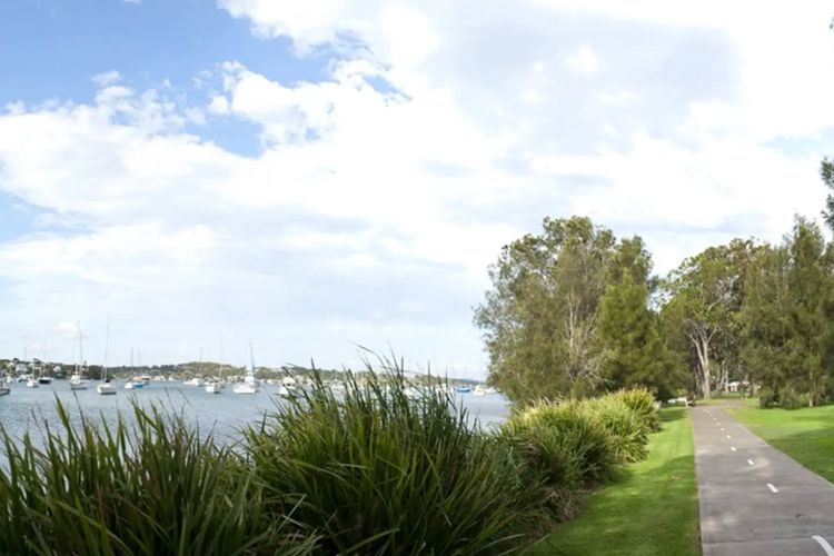 Wangi Lakehouse – renovated Lake Macquarie lakefront Location