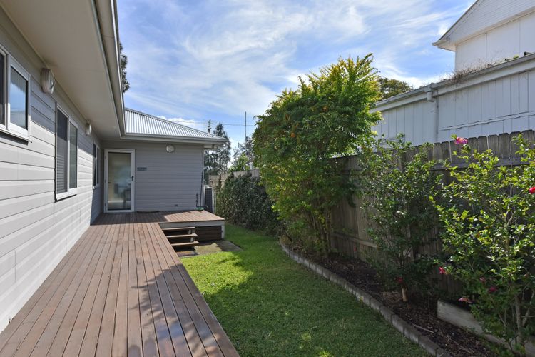 Wangi Lakehouse – renovated Lake Macquarie lakefront Location