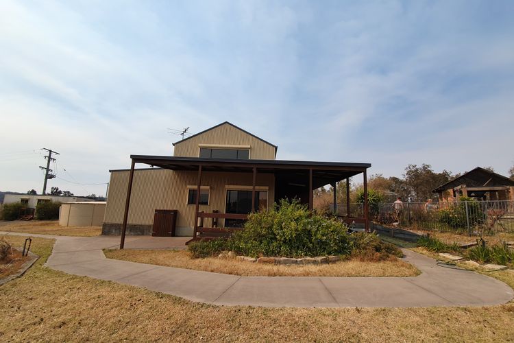 Kelman Cottage – tucked away with pool + views + native wildlife