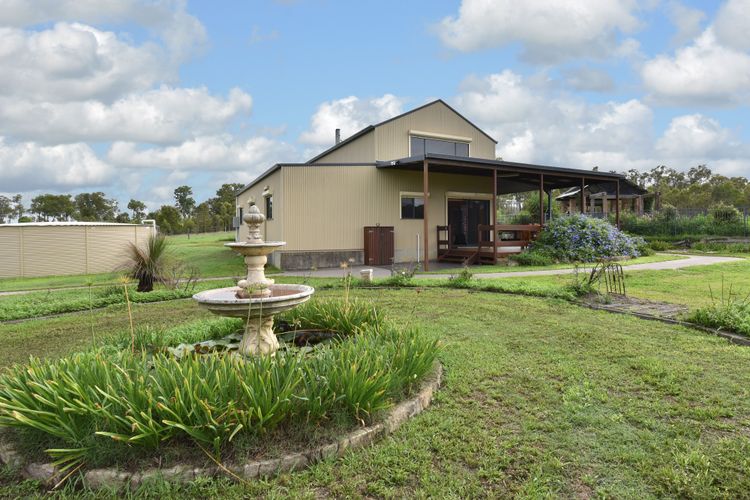 Kelman Cottage – tucked away with pool + views + native wildlife