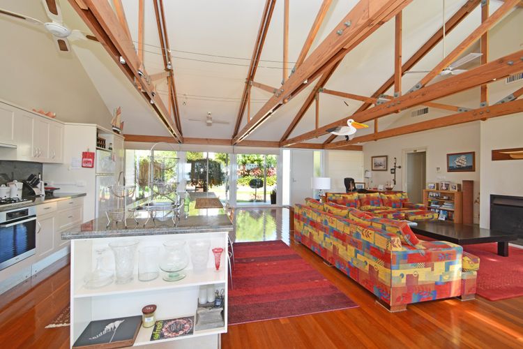 Lake Macquaries’ Edgewater Escape at Morisset Memories