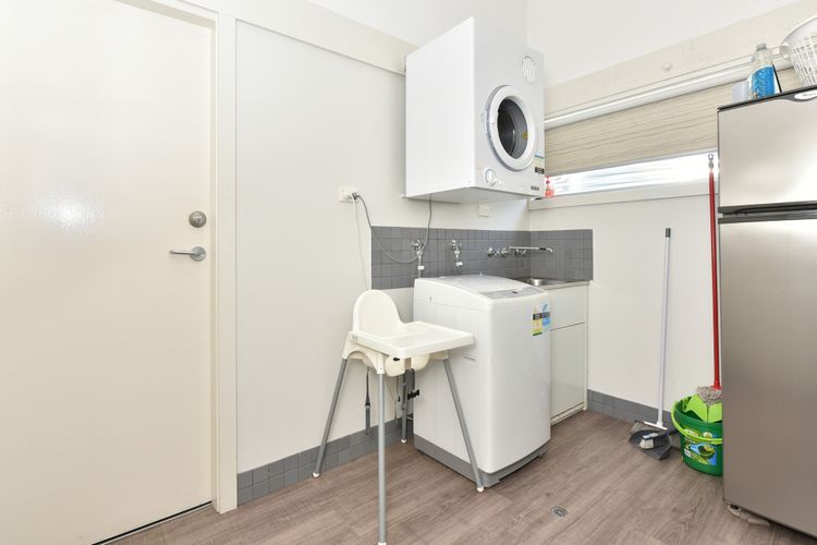 OMG! Fully Equipped Laundry Room