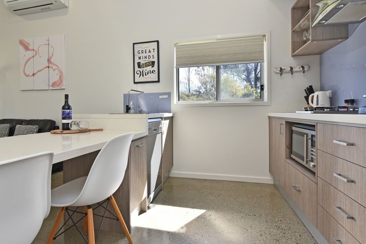 Ironbark Hill Spa Bath Villa 4 – Novato