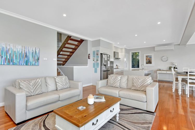 Lakehouse at Fishing Point – Absolute Waterfront & Pool