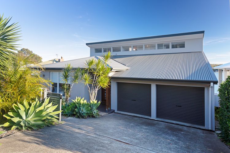 Lakehouse at Fishing Point – Absolute Waterfront & Pool