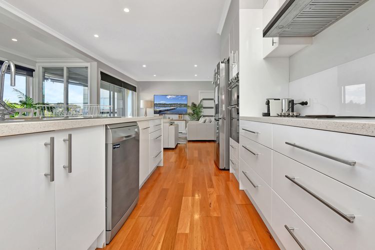 Lakehouse at Fishing Point – Absolute Waterfront & Pool