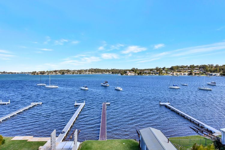 Lakehouse at Fishing Point – Absolute Waterfront & Pool