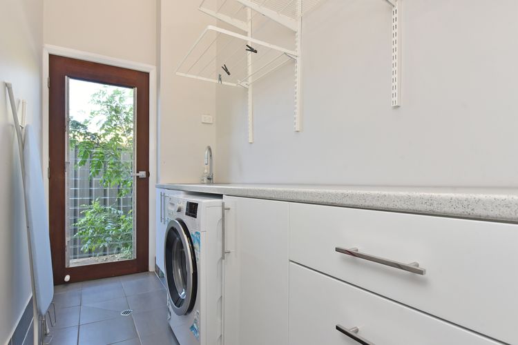 Lakehouse at Fishing Point – Absolute Waterfront & Pool