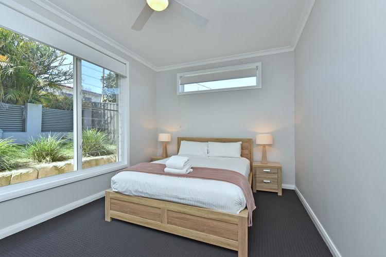 Lakehouse at Fishing Point – Absolute Waterfront & Pool