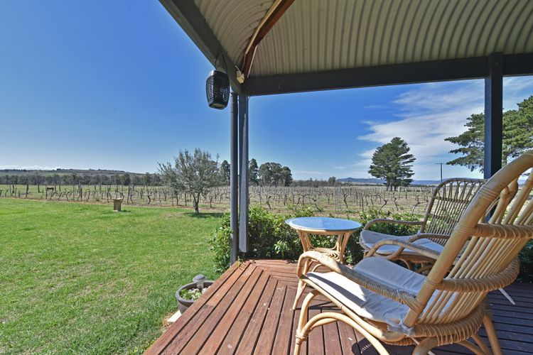 Soldiers Cottage Picturebook Vineyard Oasis