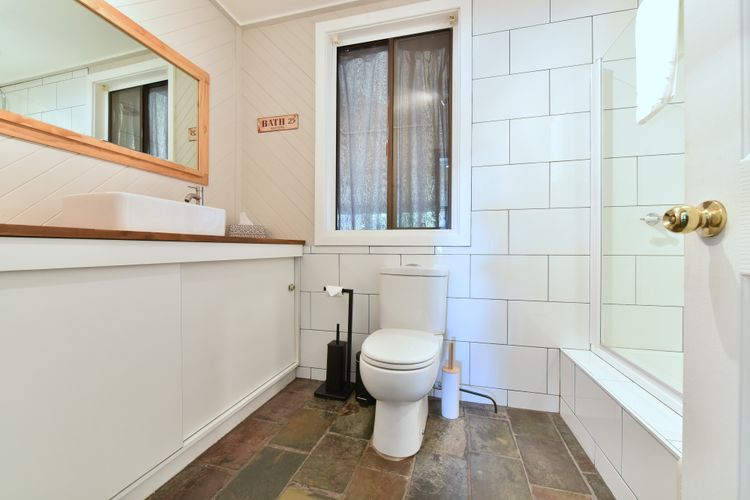 Soldiers Cottage Picturebook Vineyard Oasis